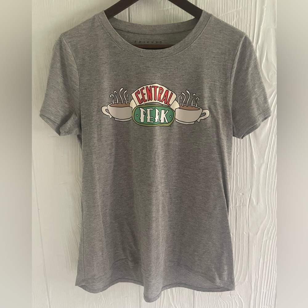 FRIENDS Central Perk Women’s Heather Gray Tee Size Large